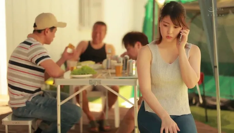 ông xã khờ để vợ yêu tham gia sự kiện cắm trại với mấy gã nhà sát bên và cái kết